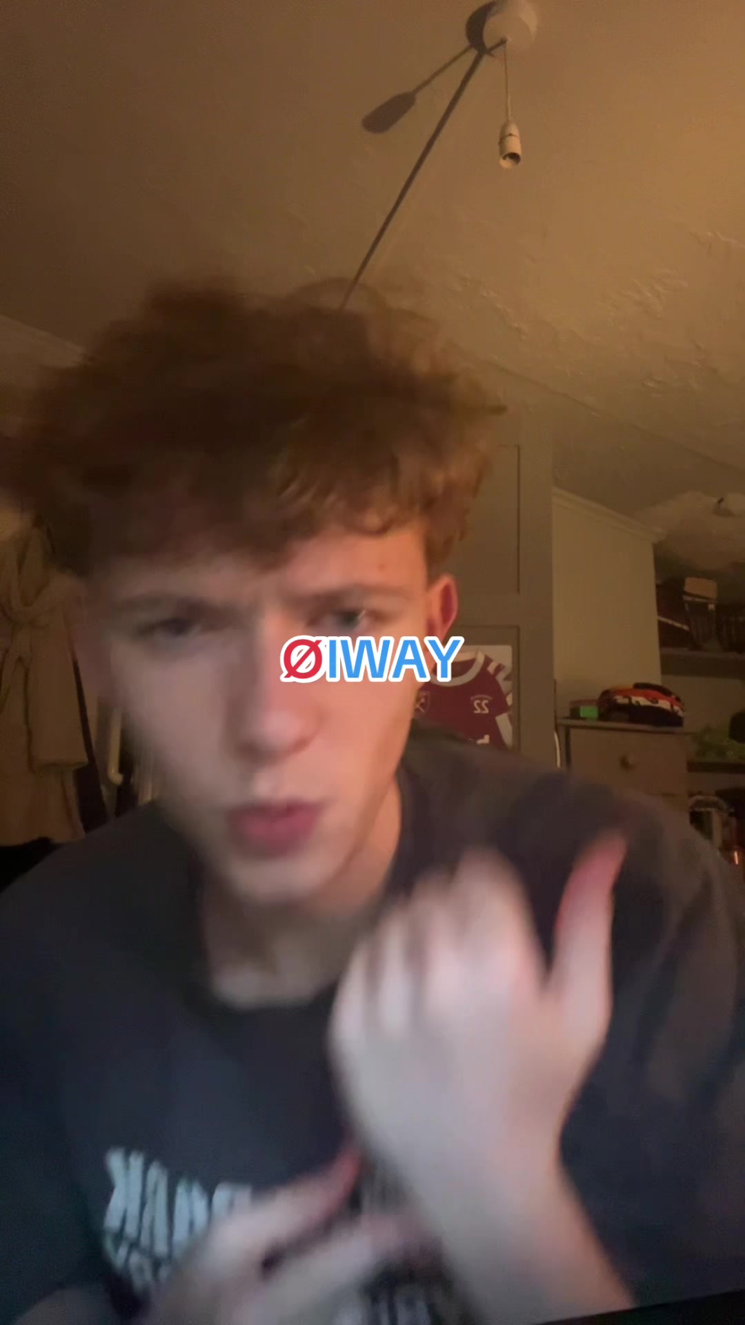 @deeceyy