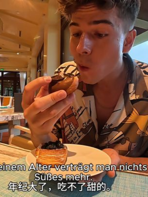 @Baozi in China (Food & Travel)