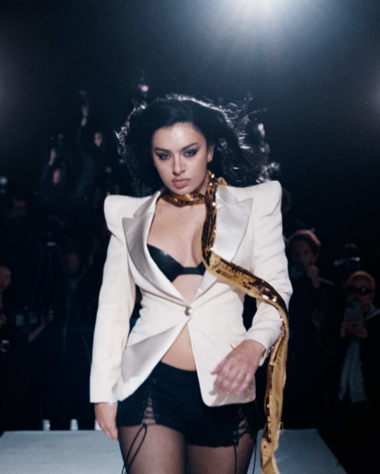 @Charli XCX