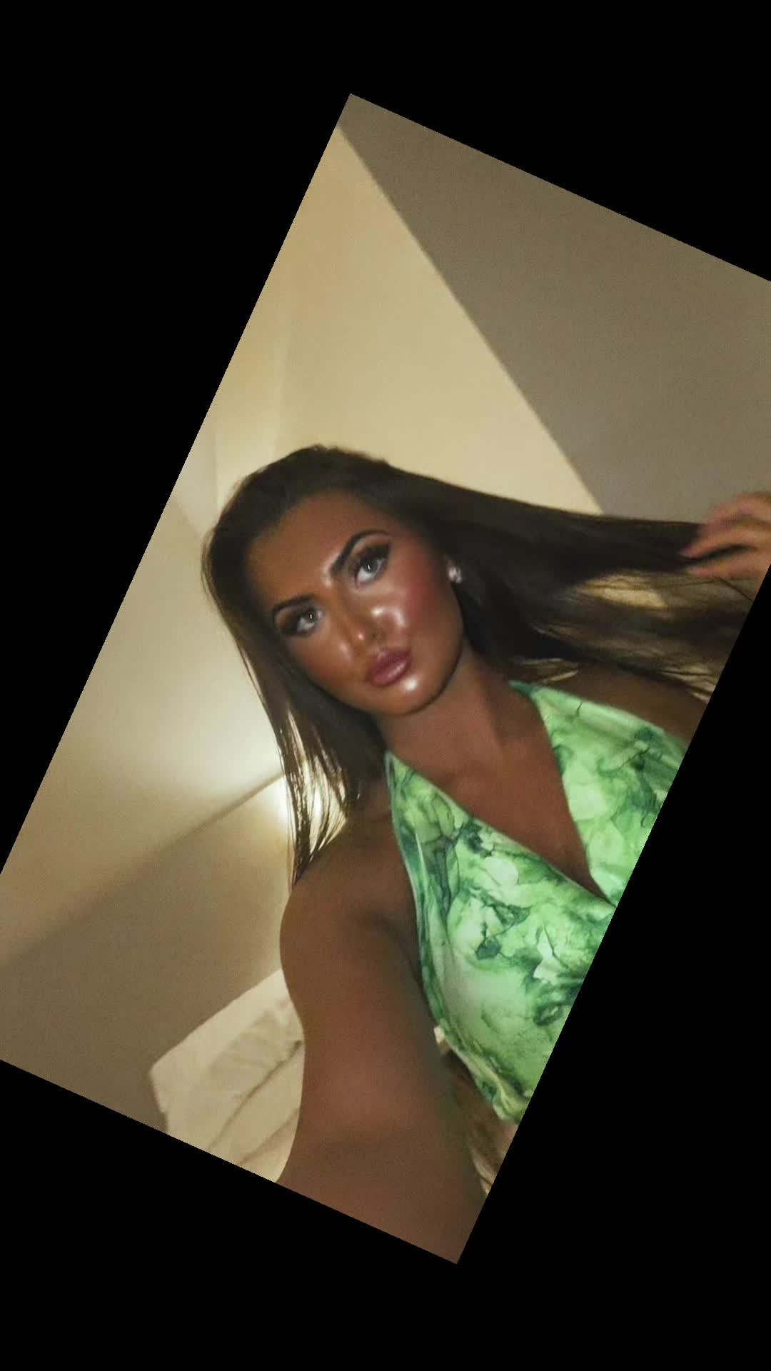 @caitlin02x