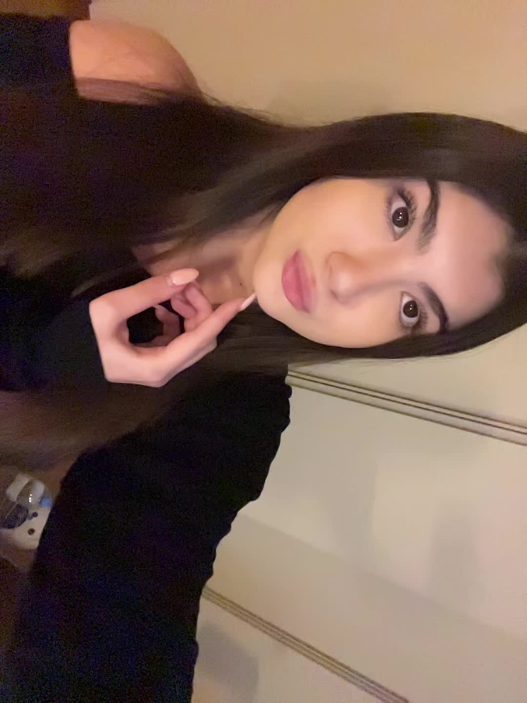 @Ari🤍