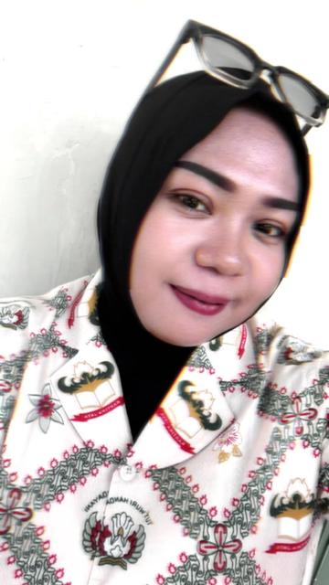 @thia_zakaria