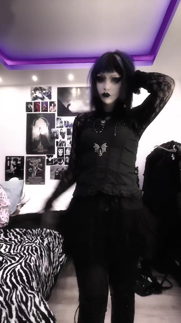 @⦻🦇KYO🕷️⦻