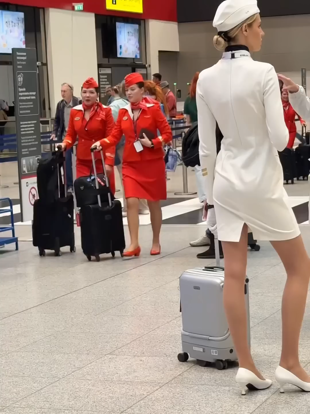 @Ryanair Cabin Crew