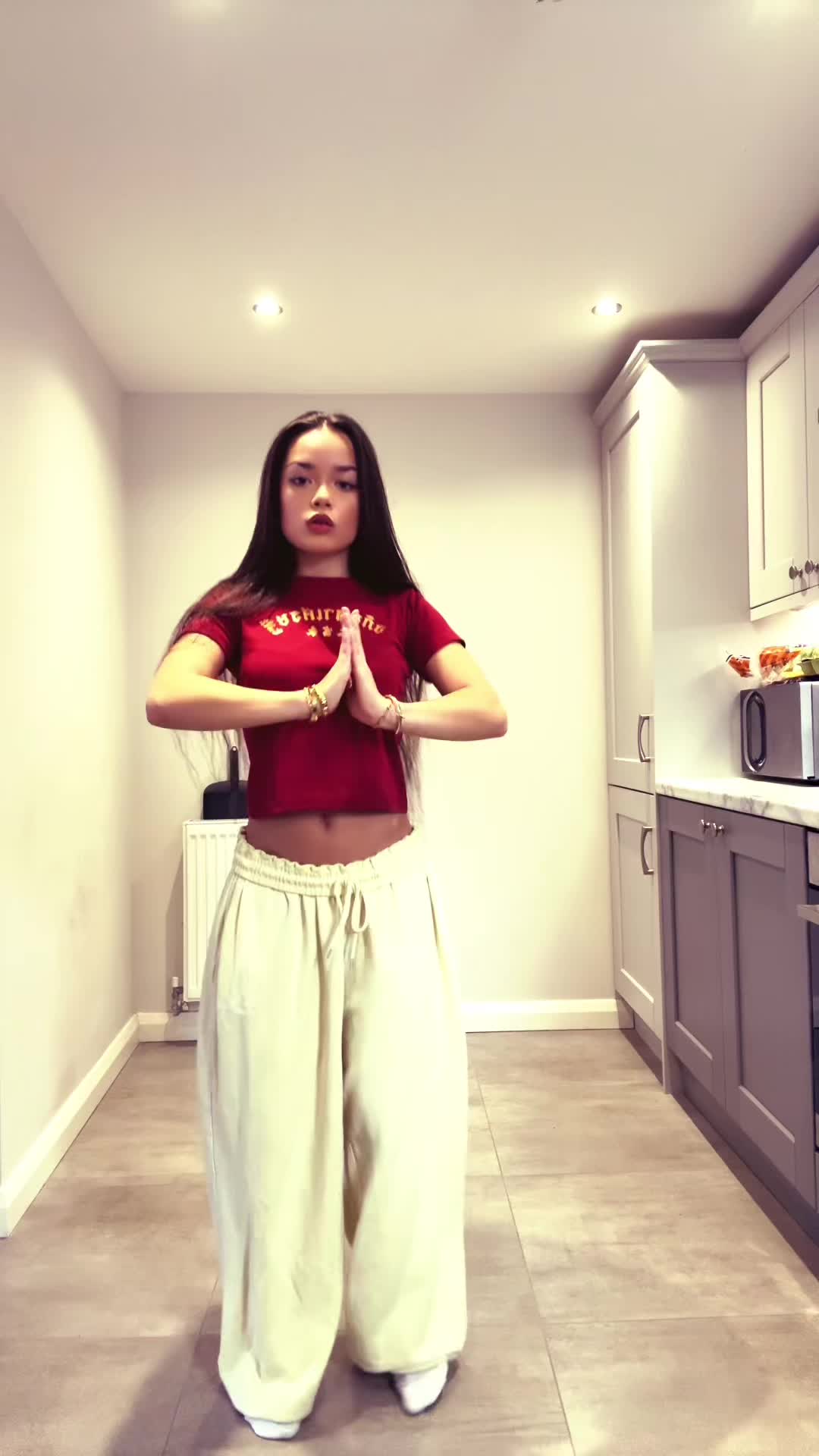 @Akita