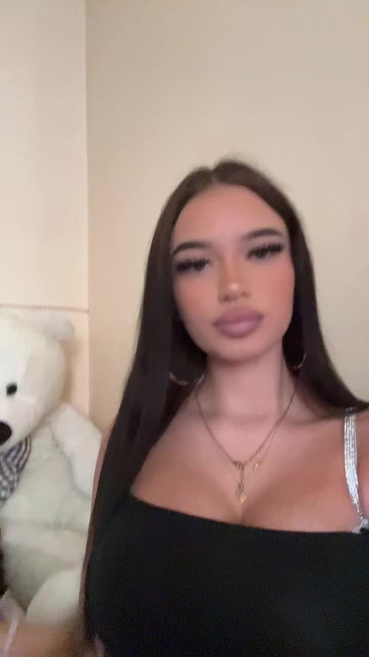 @𝔢𝔩𝔦𝔫𝔞