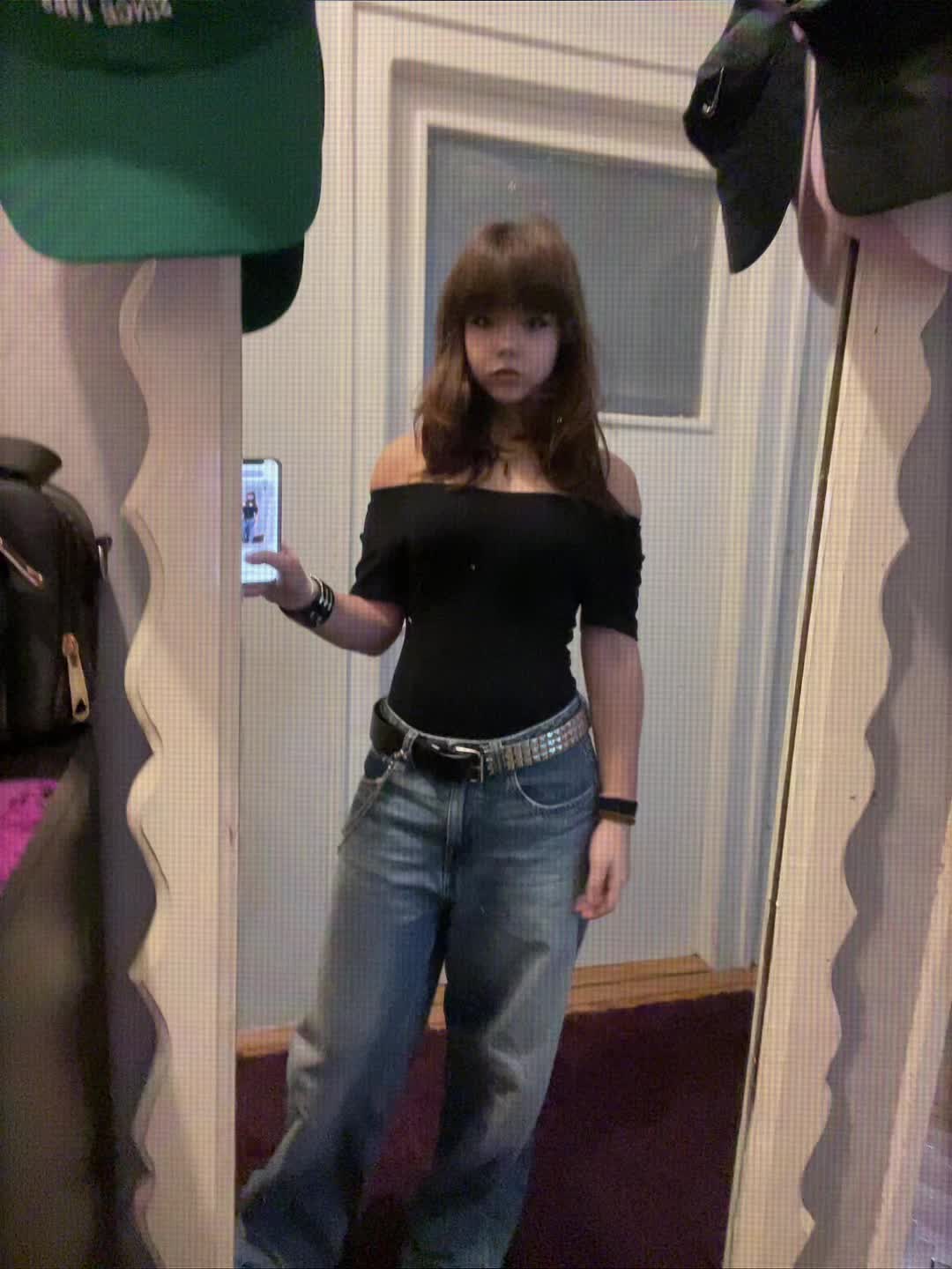 @језиво 𖦏