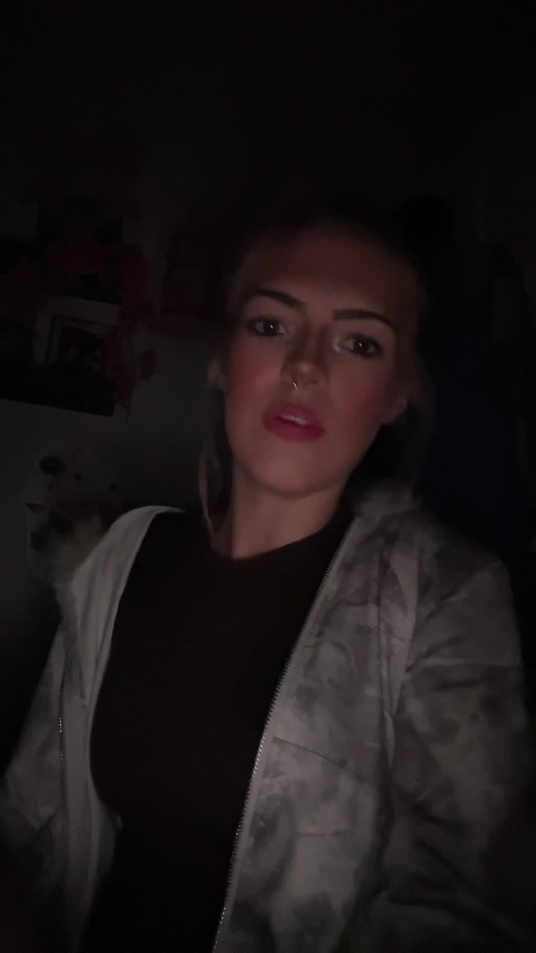 @️