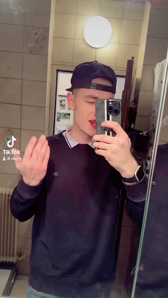 @Jörgi✔️