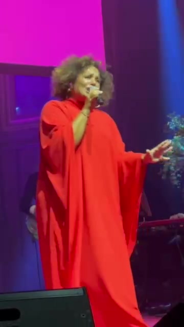 @Laila Ad&egrave;le