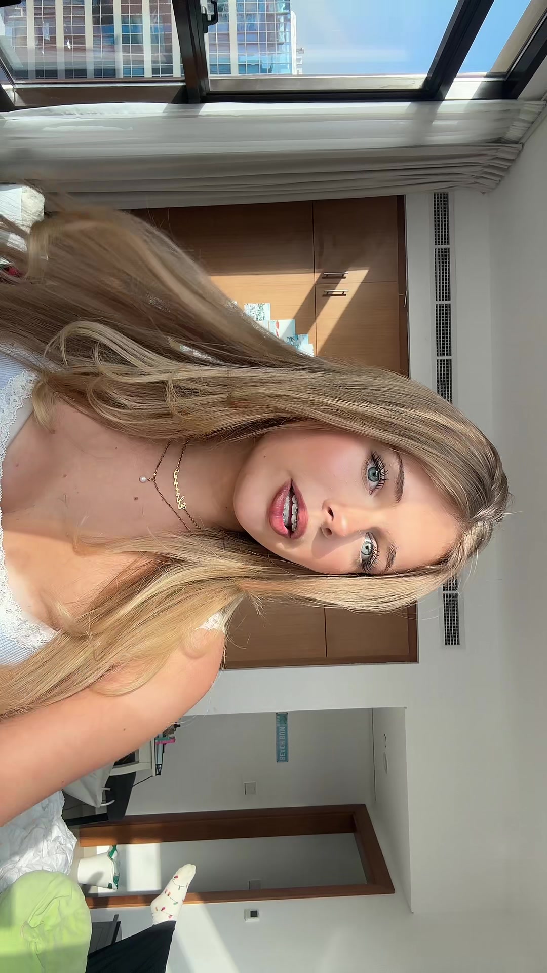@𝓔