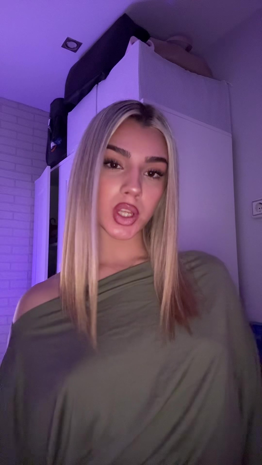 @evitα
