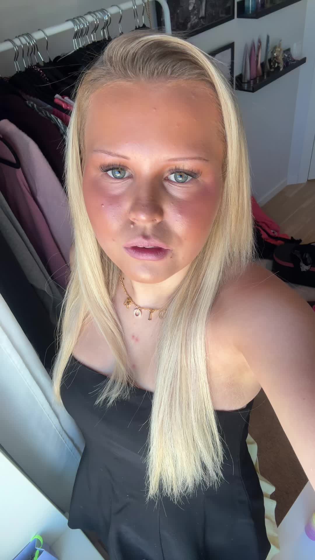 @Holly🛍️🥥🥂
