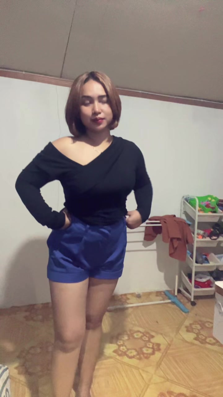 @julia frinella sari