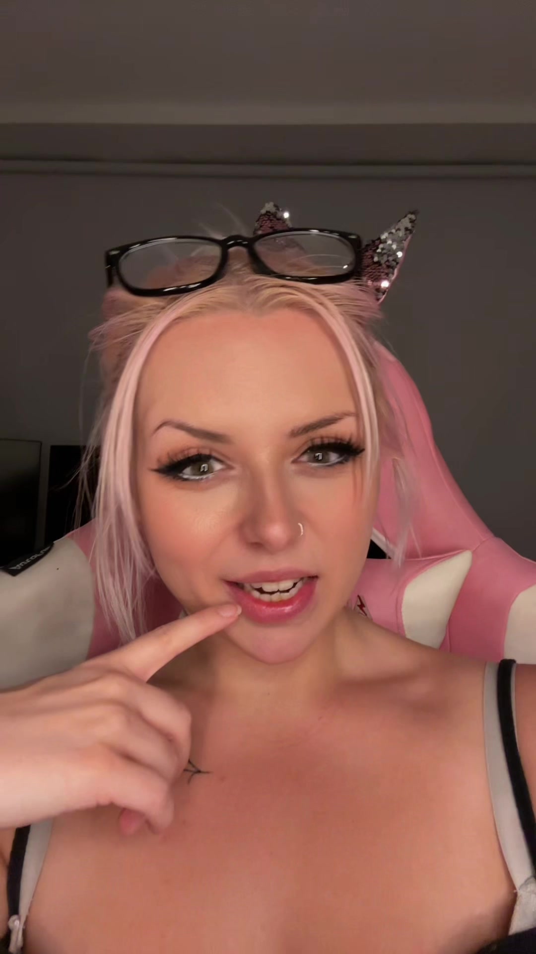 @megsyyxo