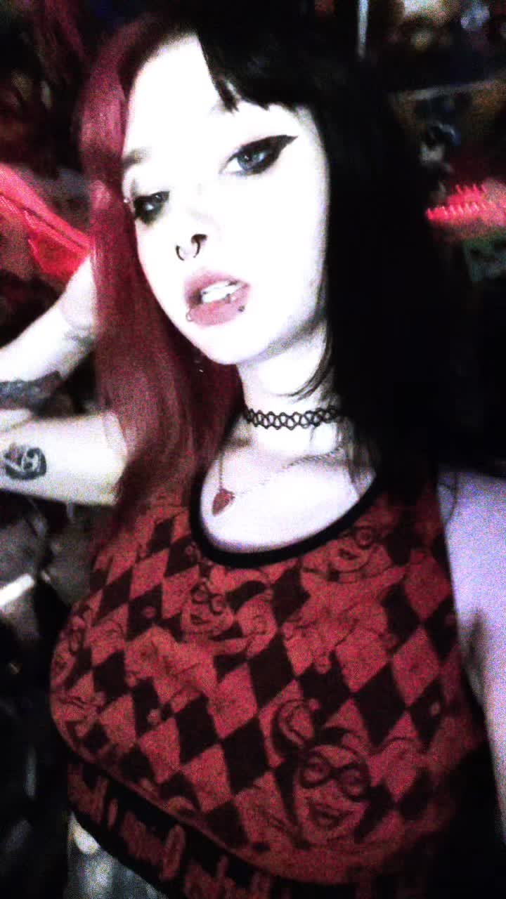 @𝐋𝐘𝐍𝐒𝐈𖤐 (INACTIVE)