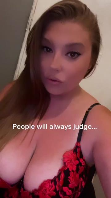 @LusciousLaurax