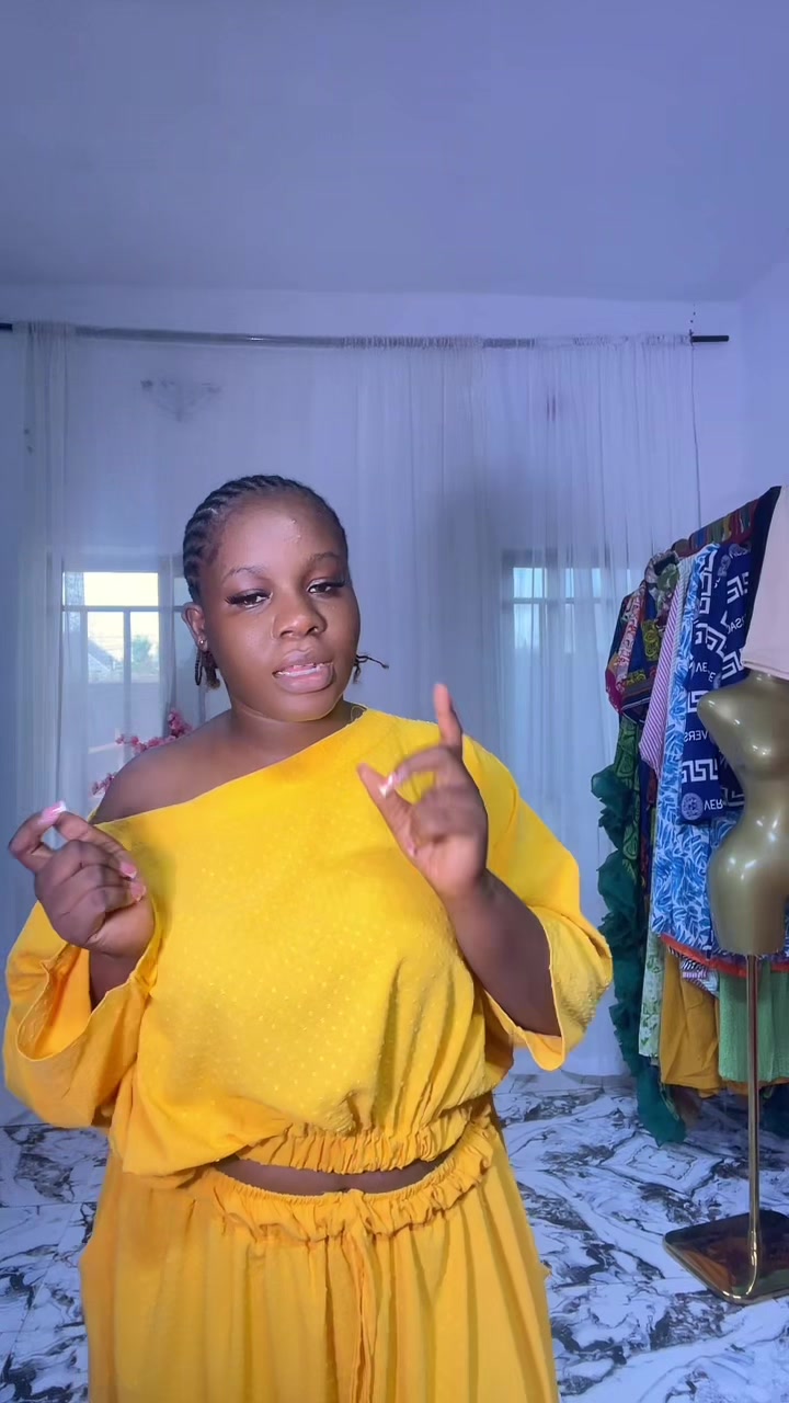 @NUELLA&rsquo;S VOGUE🛍️(RTW)