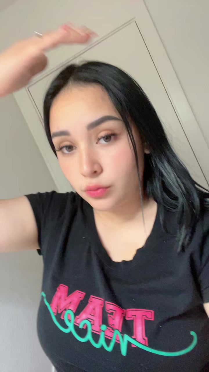 @Dani ᥫ᭡