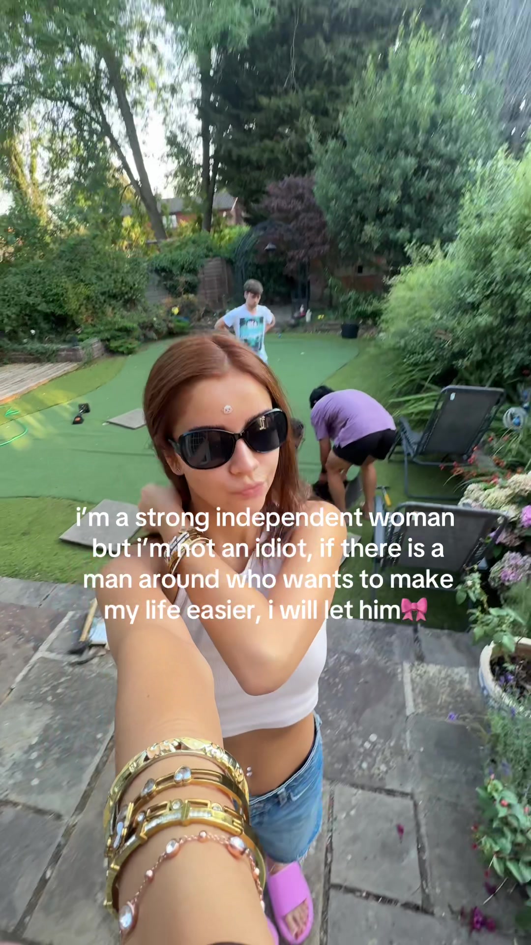 @Livvylou