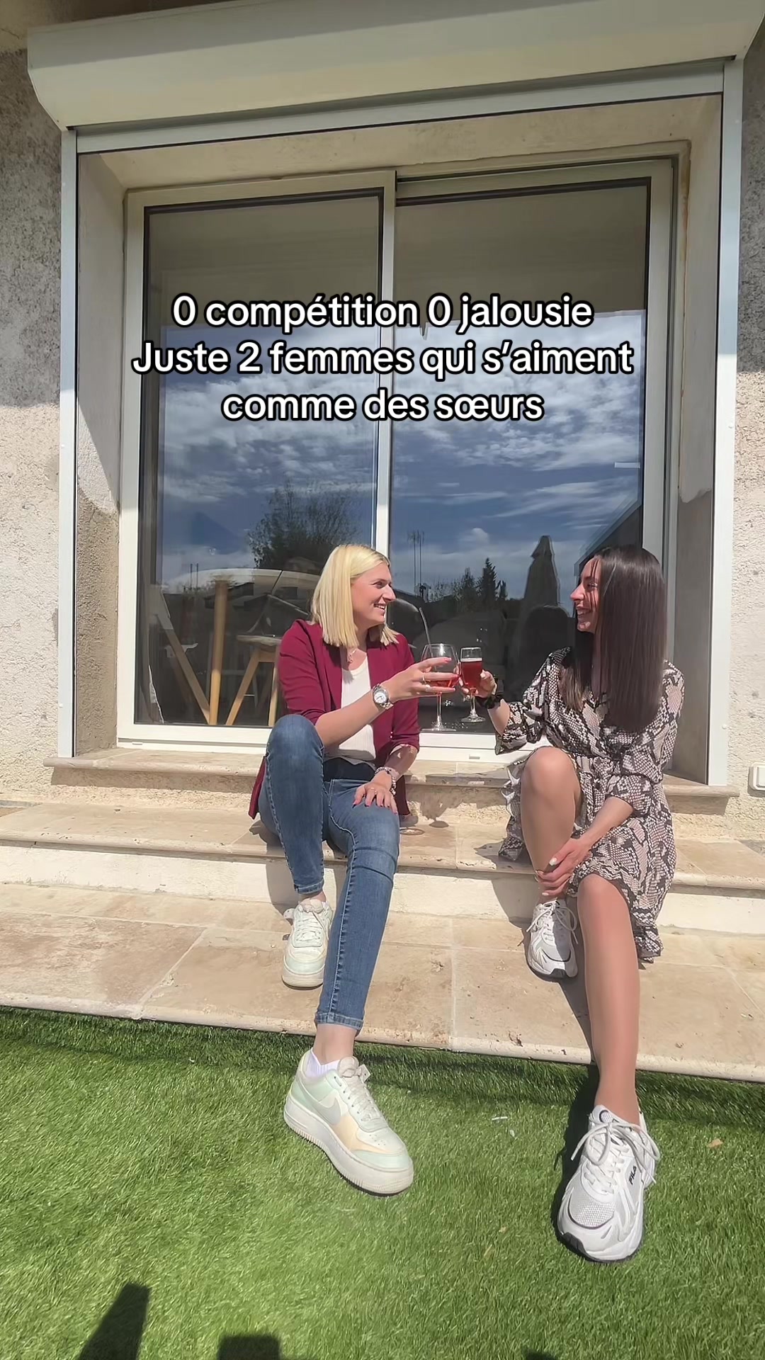 @lauraccomplie