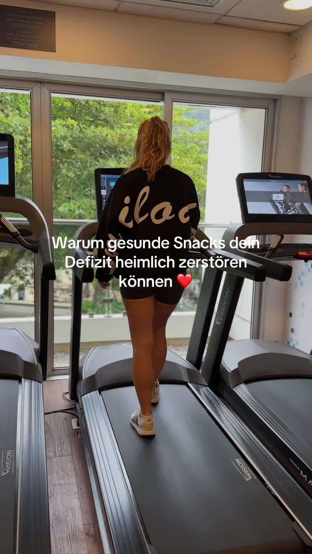 @celinastr_