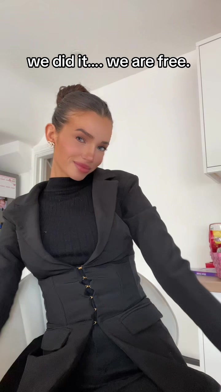 @Elliepaige3