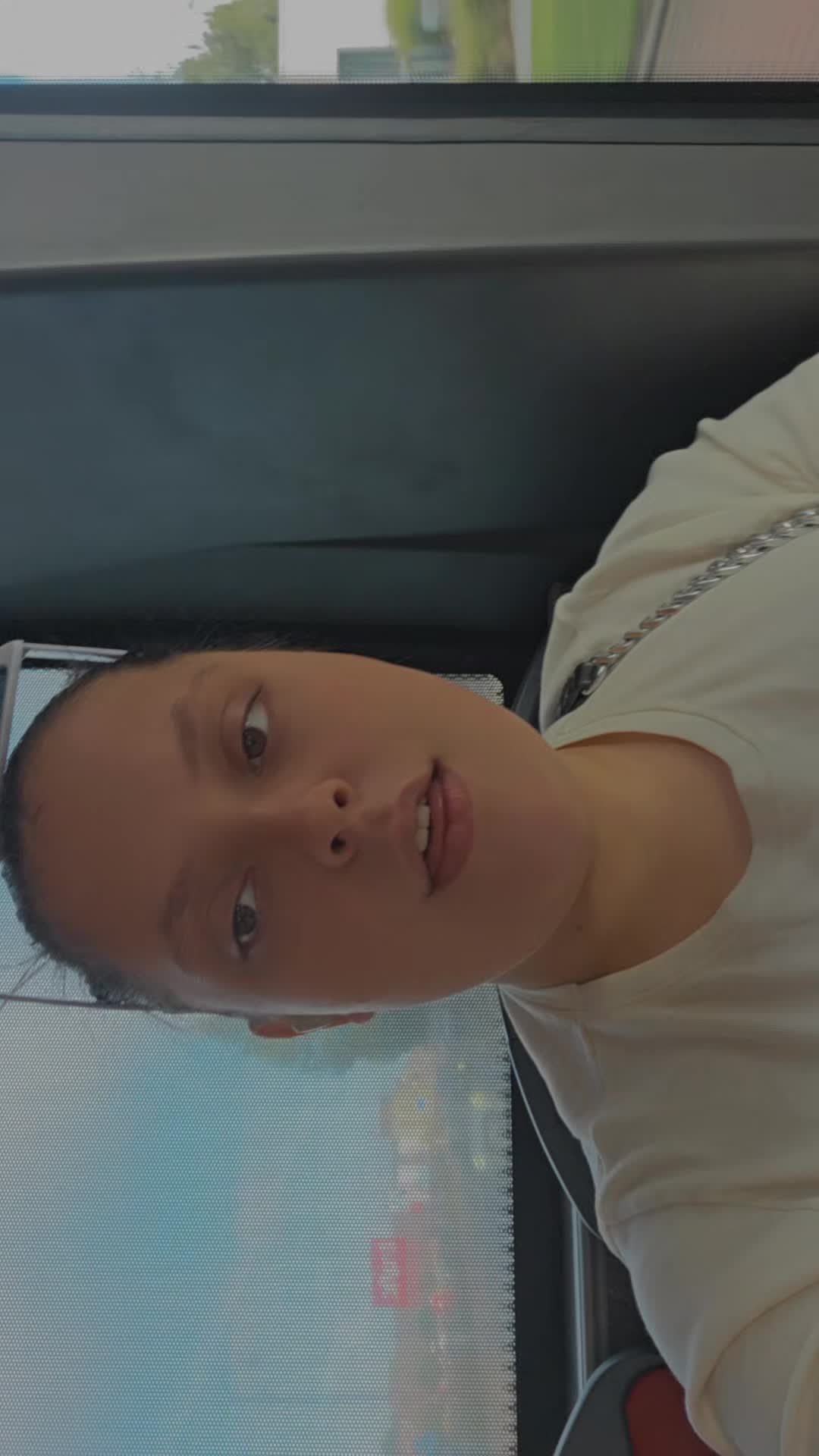 @lauramagnee