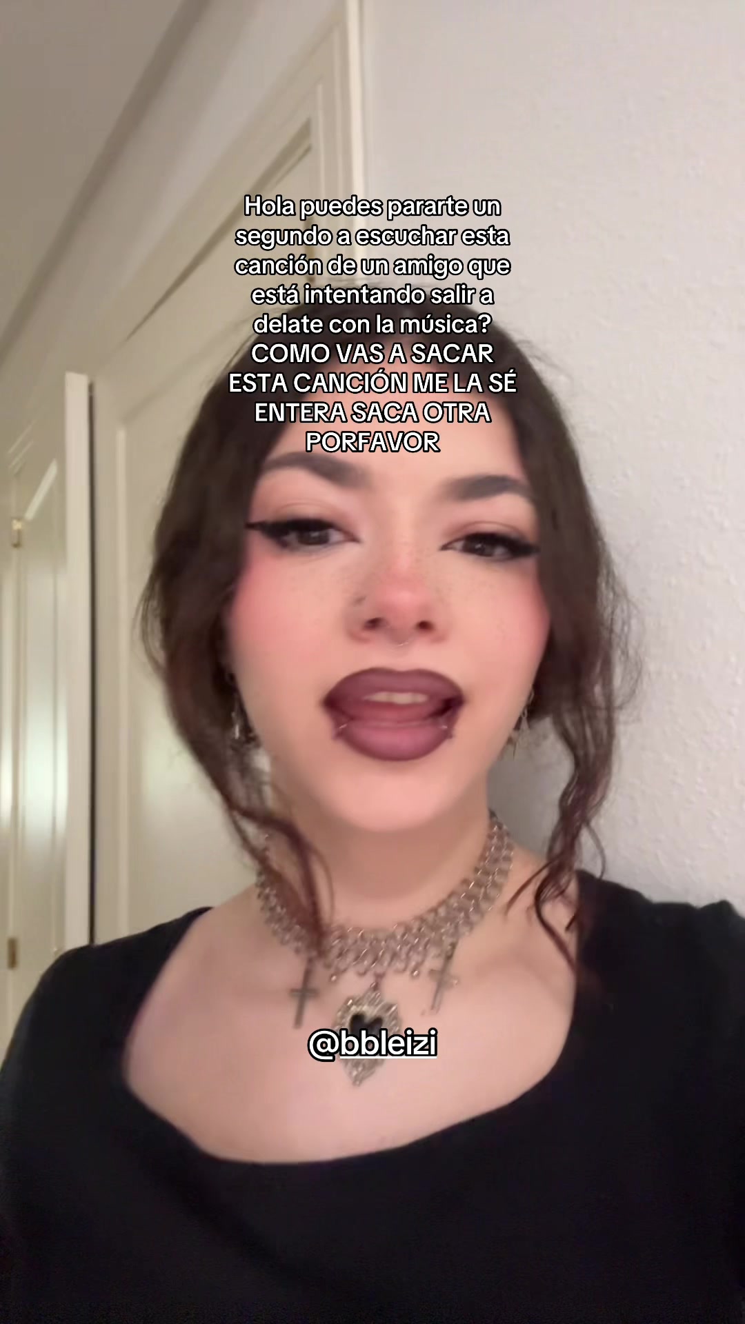 @minadamnnailz