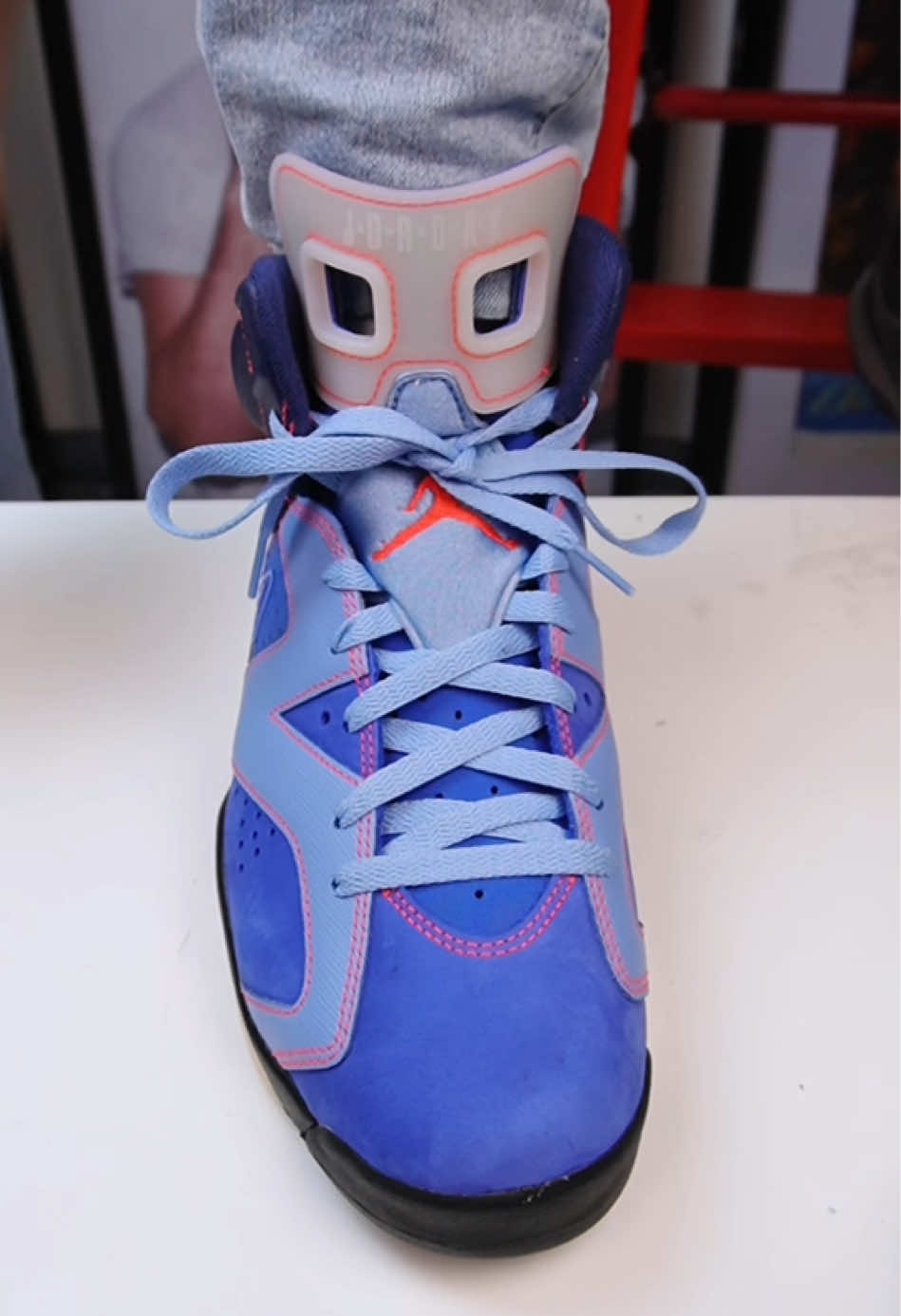 @Lacedsneaker