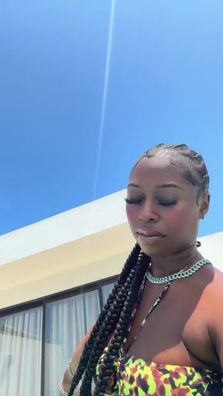 @simplyisaa__