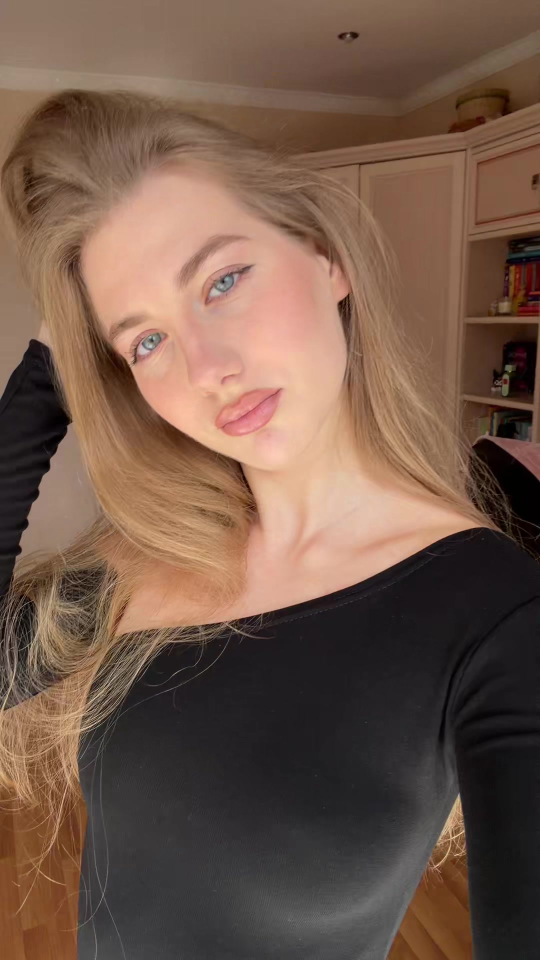 @Blondinka