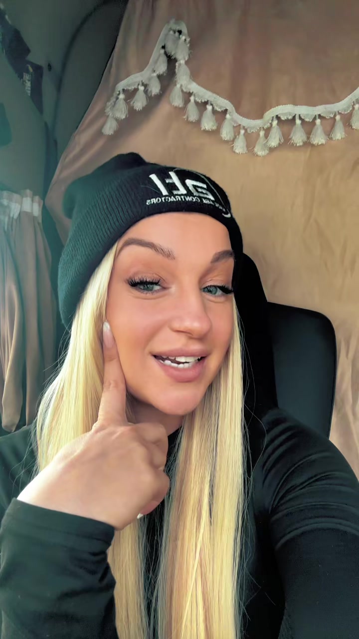 @MissHungary 👑🇭🇺