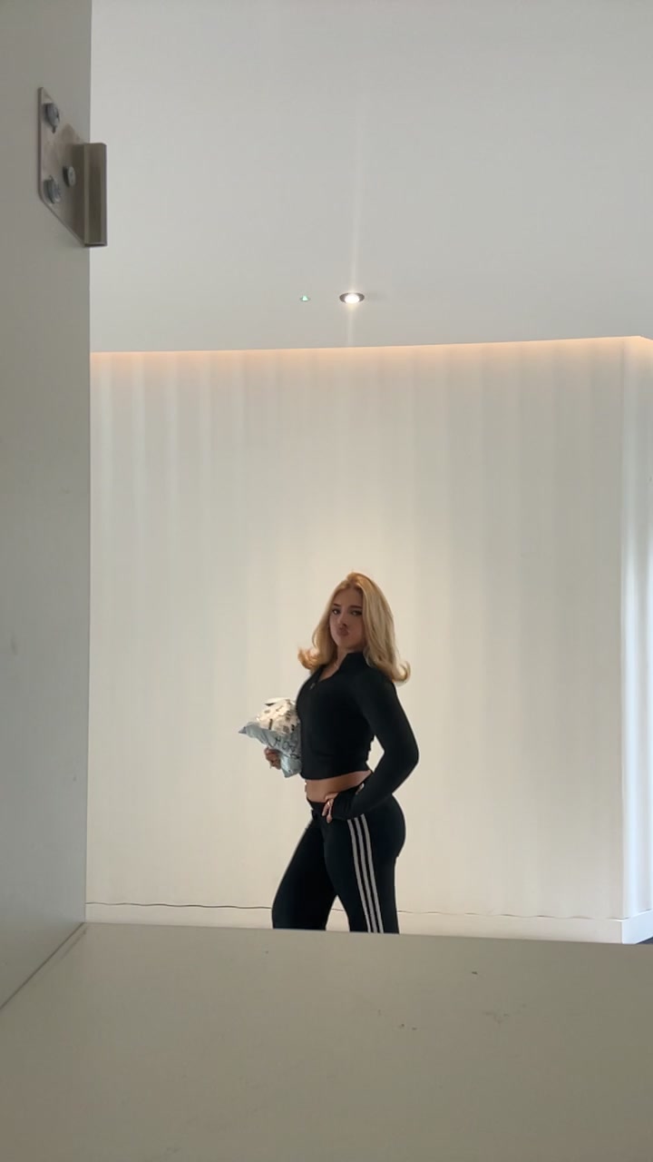@Sarahfaye_