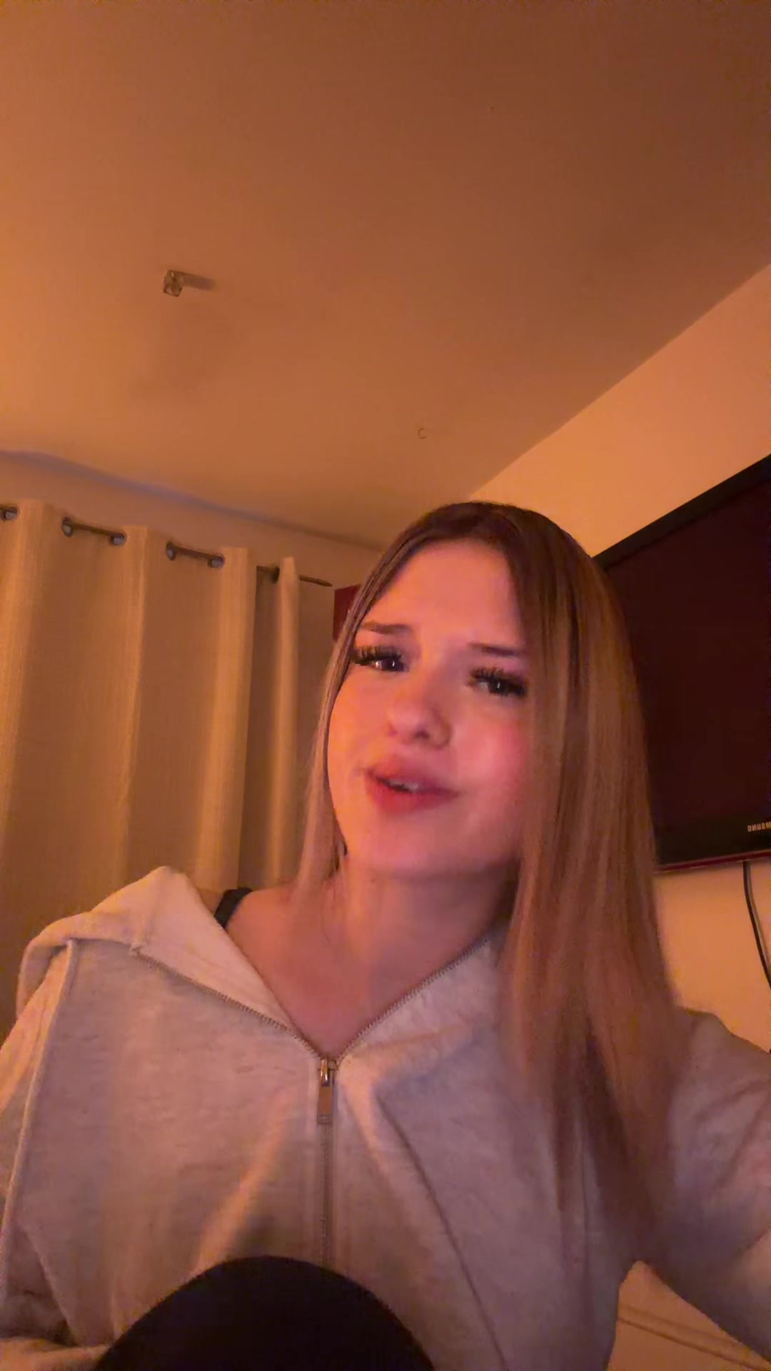 @oliviax03