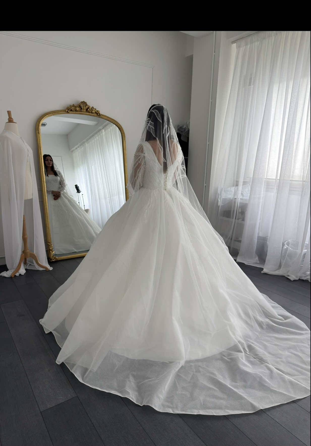 @MyLuxuryDresses