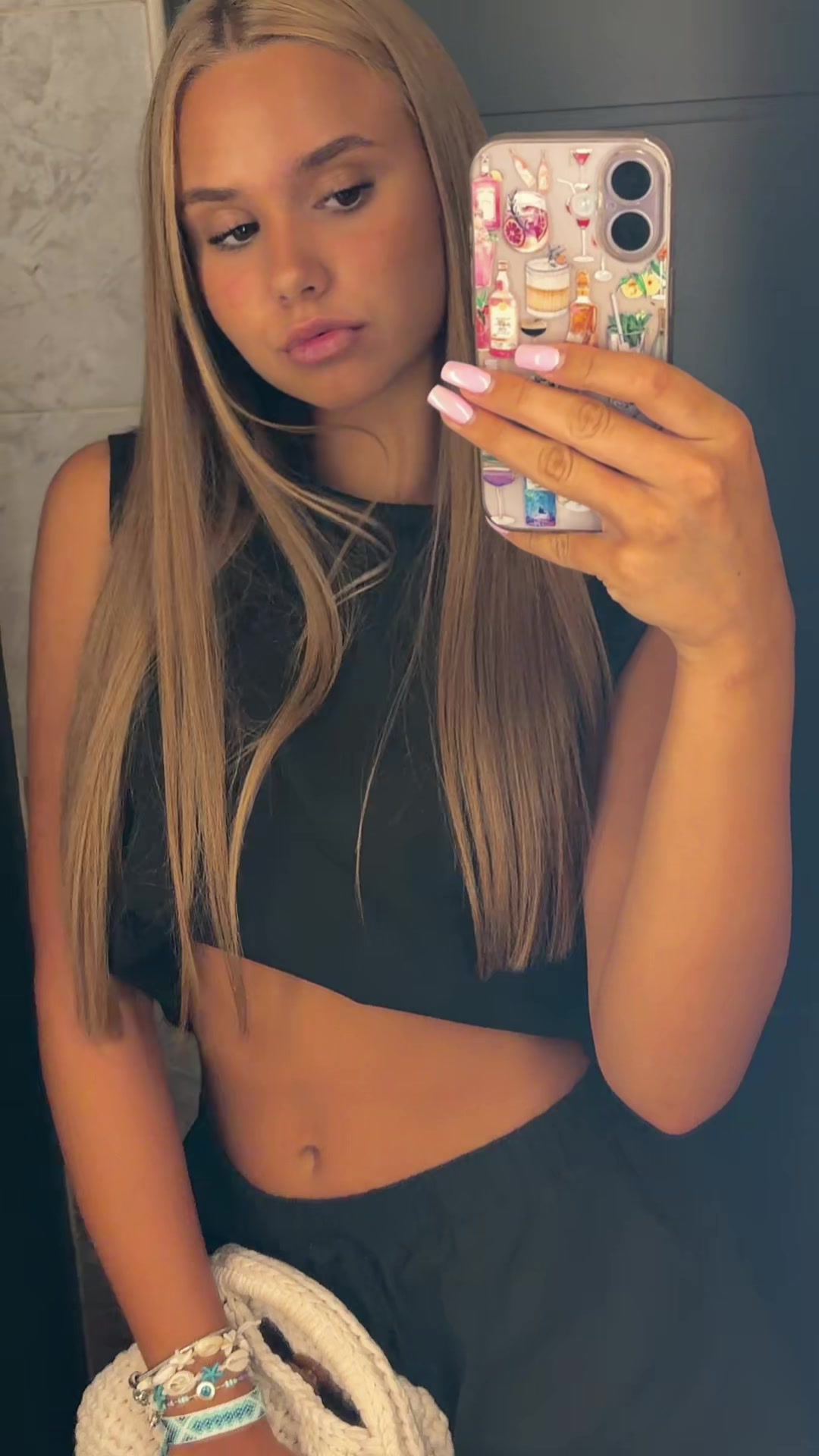 @лара