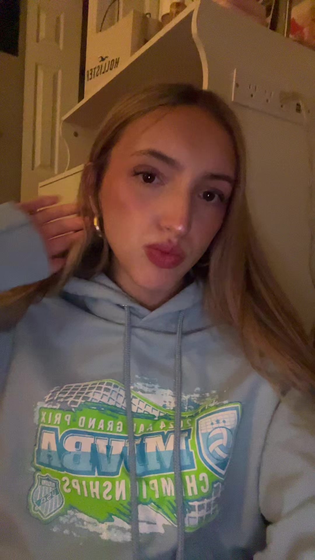 @moni