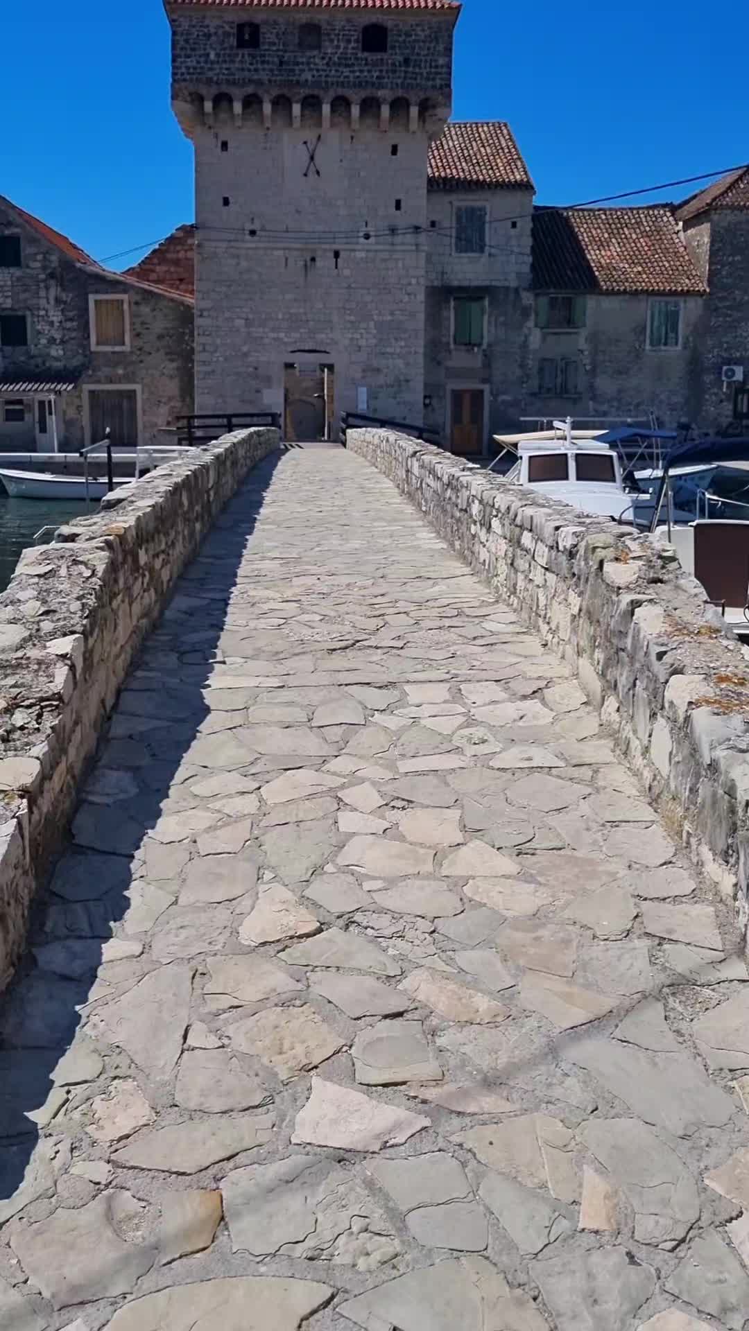 @LenaDani