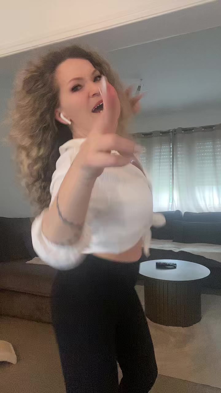 @Rosaria