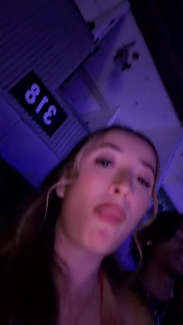 @urfavoritelatina_