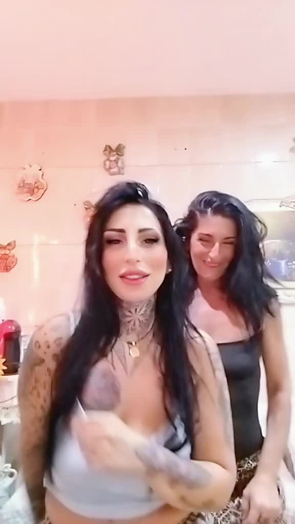@Manu🖤