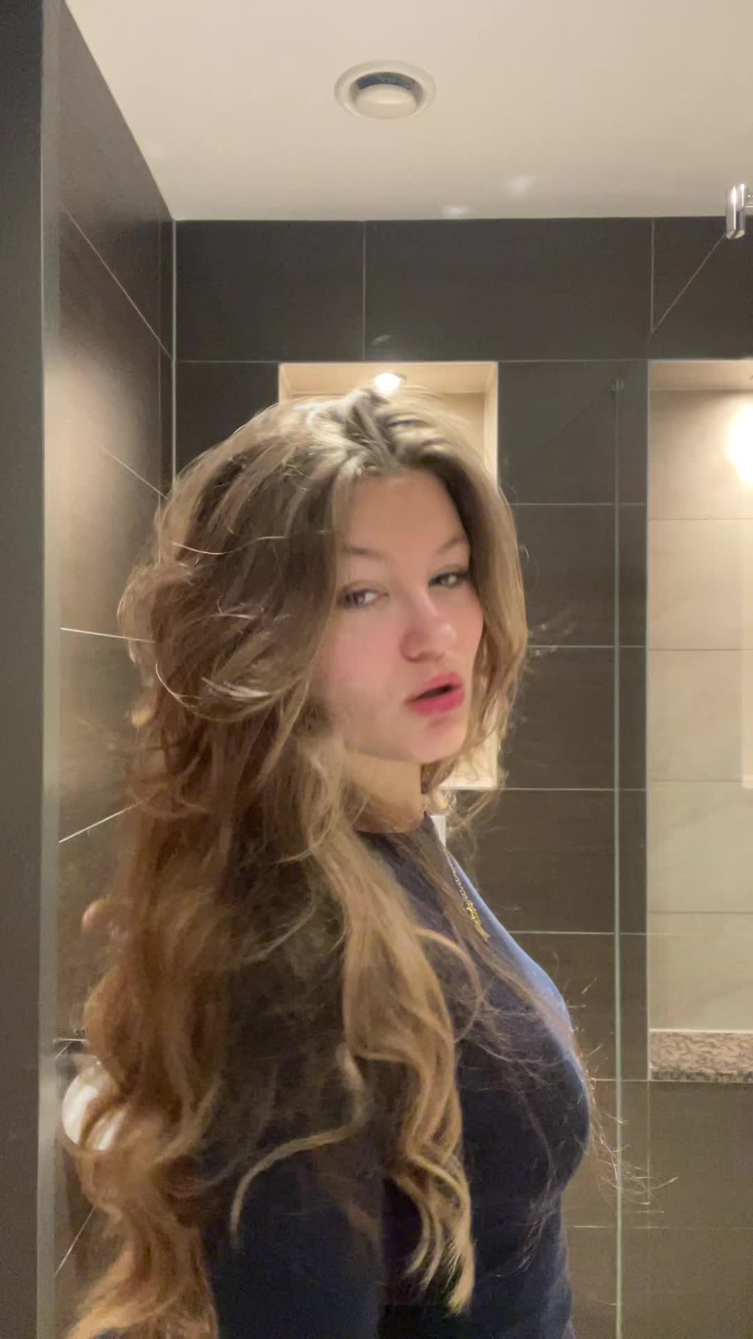 @𝐽𝑢𝑙𝑖𝑎