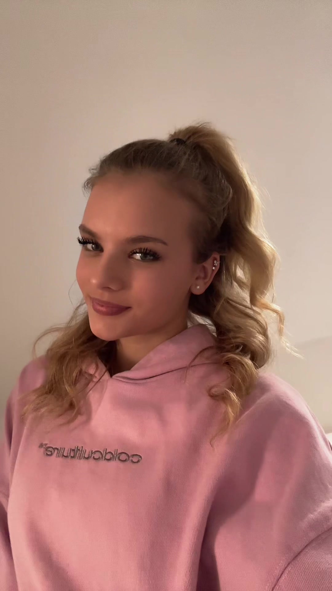 @𝑨𝒎𝒆𝒍𝒌𝒂 💗