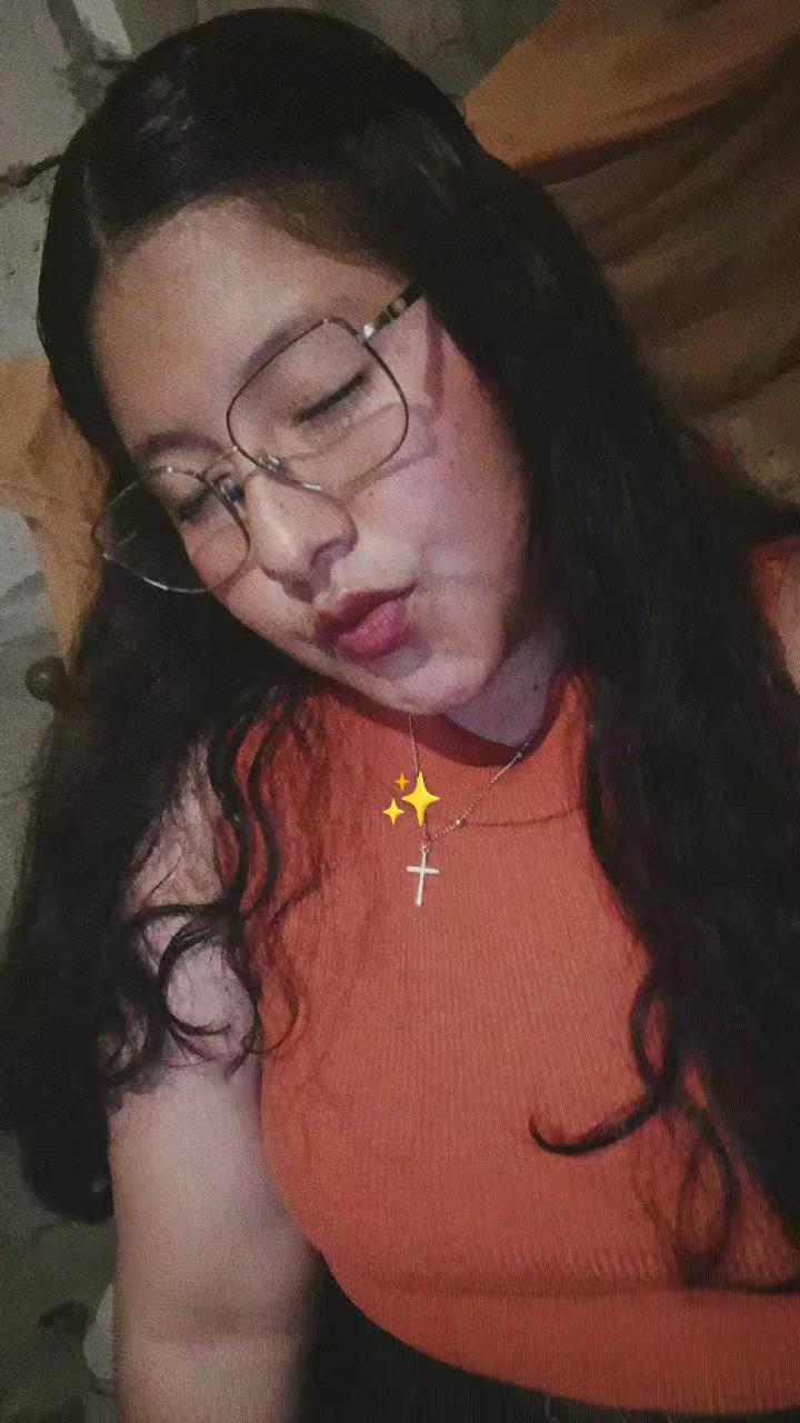 @E M E L Y🙂↕️