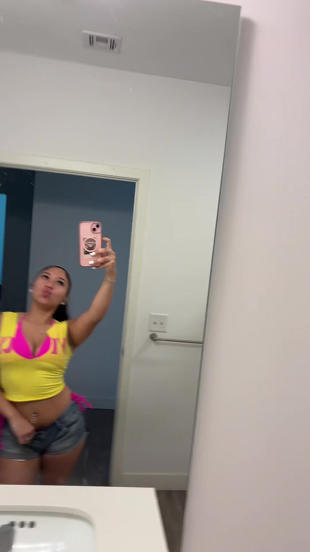 @zoeyycityy_