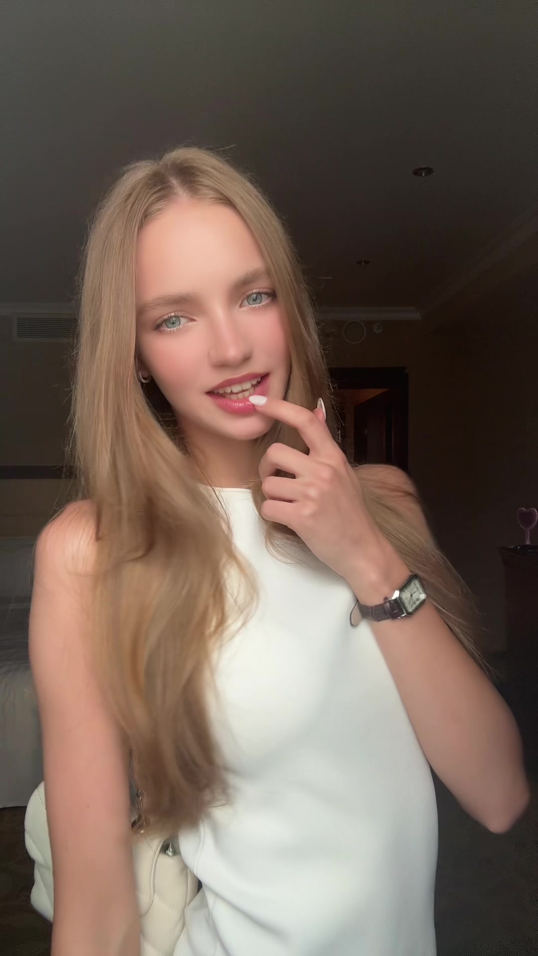 @𝓜.
