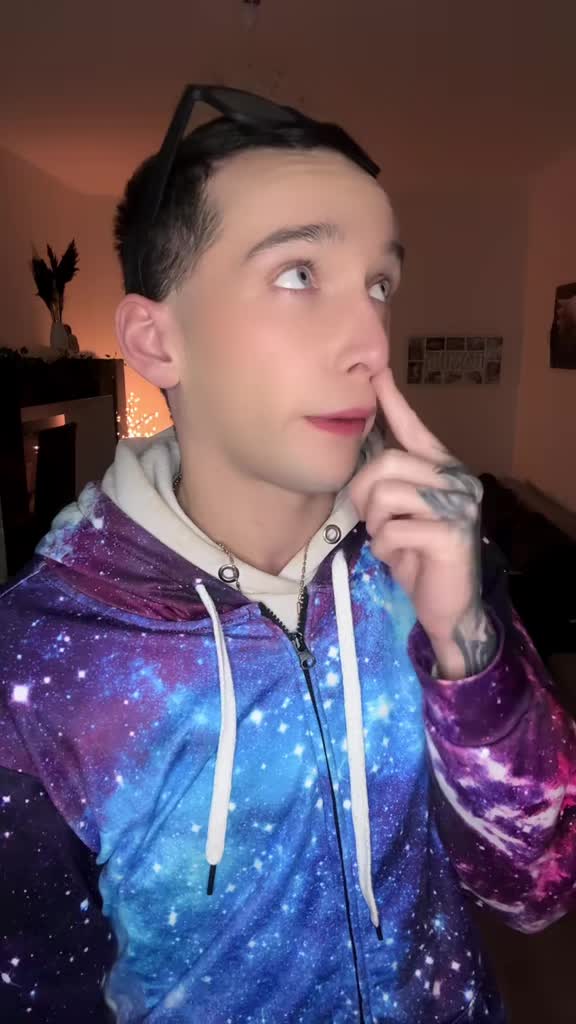 @Itsofficialsimon