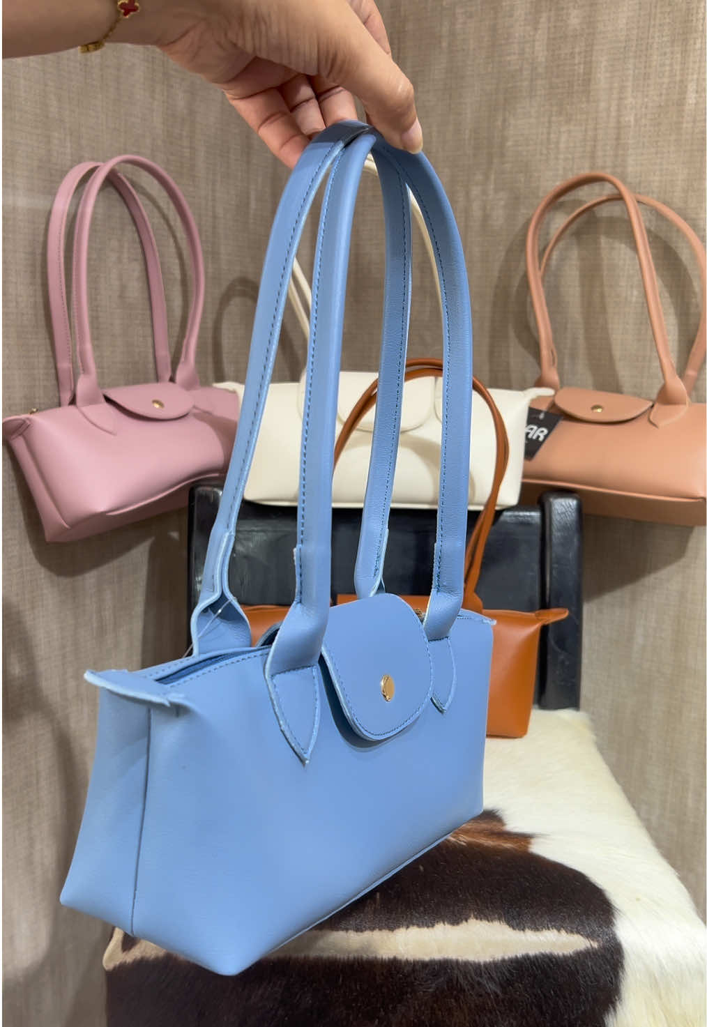 @Azar Shoes Store