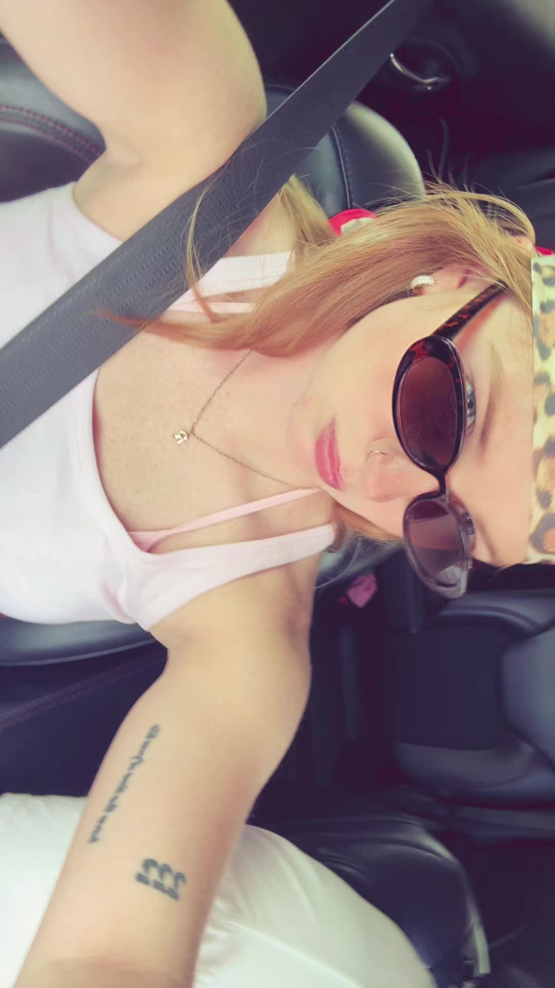 @👩🏼🦰